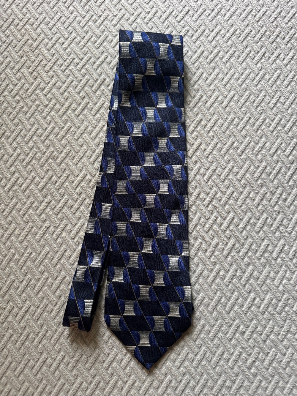 Men's Navy & Silver Geometric Silk Tie